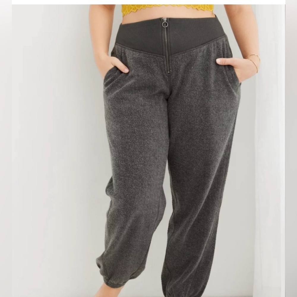 BNWT Aerie Sherpa Fleece Corset Jogger-Smoked Gray